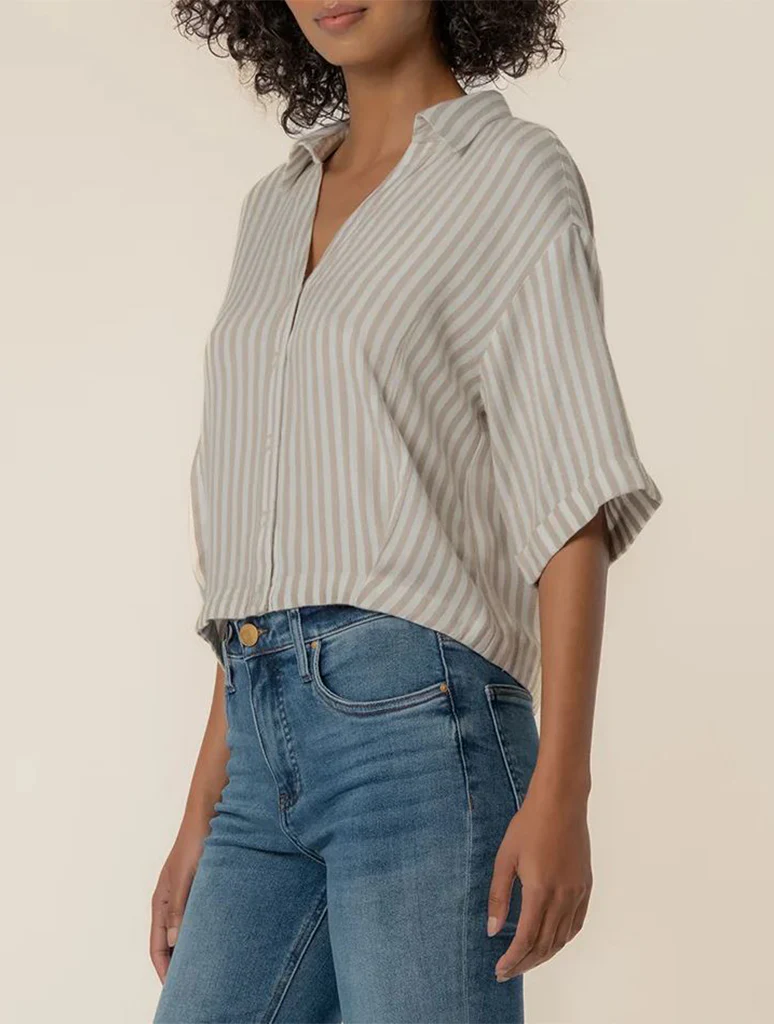 Kut From The Kloth Donna Top with Front and Back Pleat - Image 2