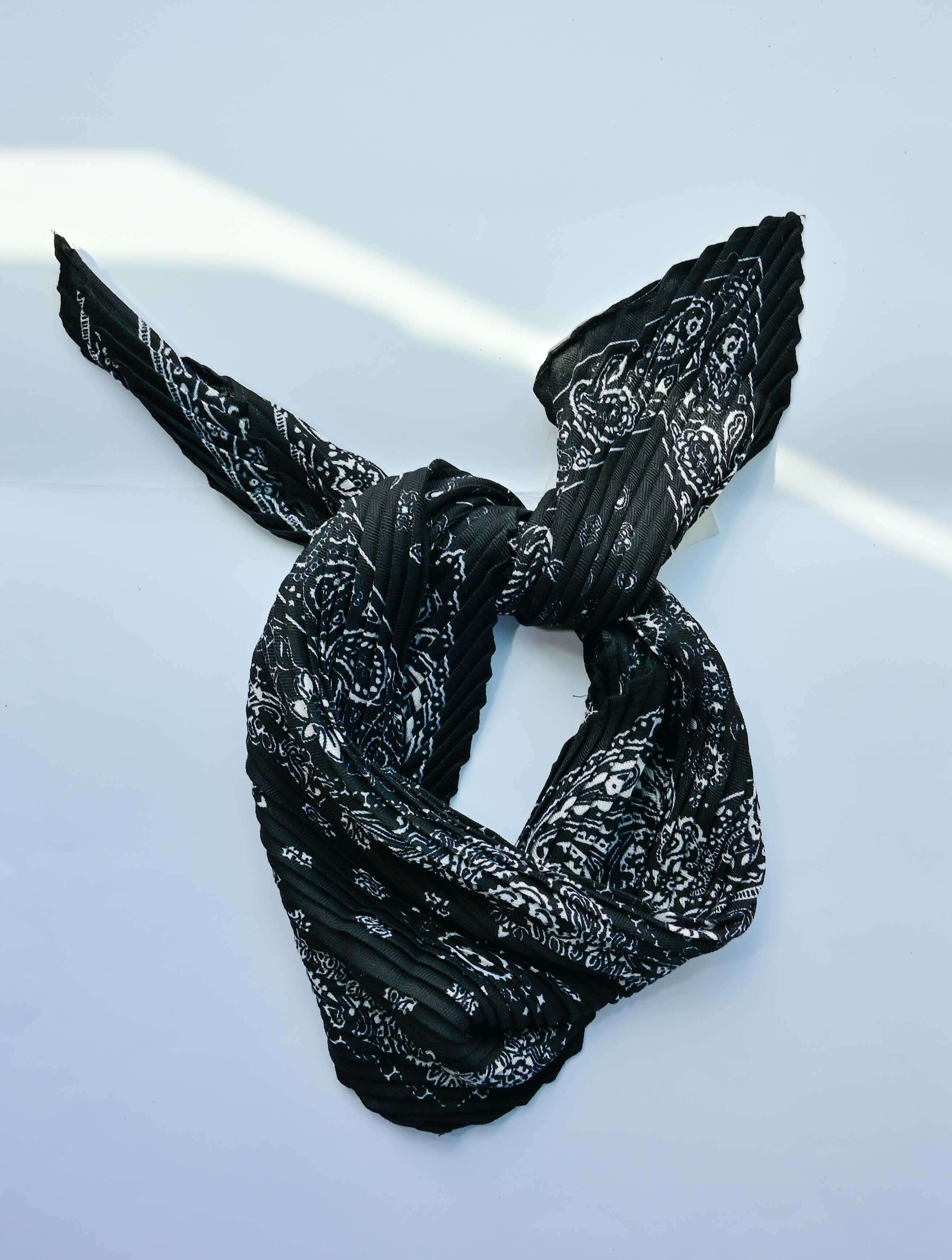 Paisley Bandana Pattern Crinkle Square Scarf - Image 4
