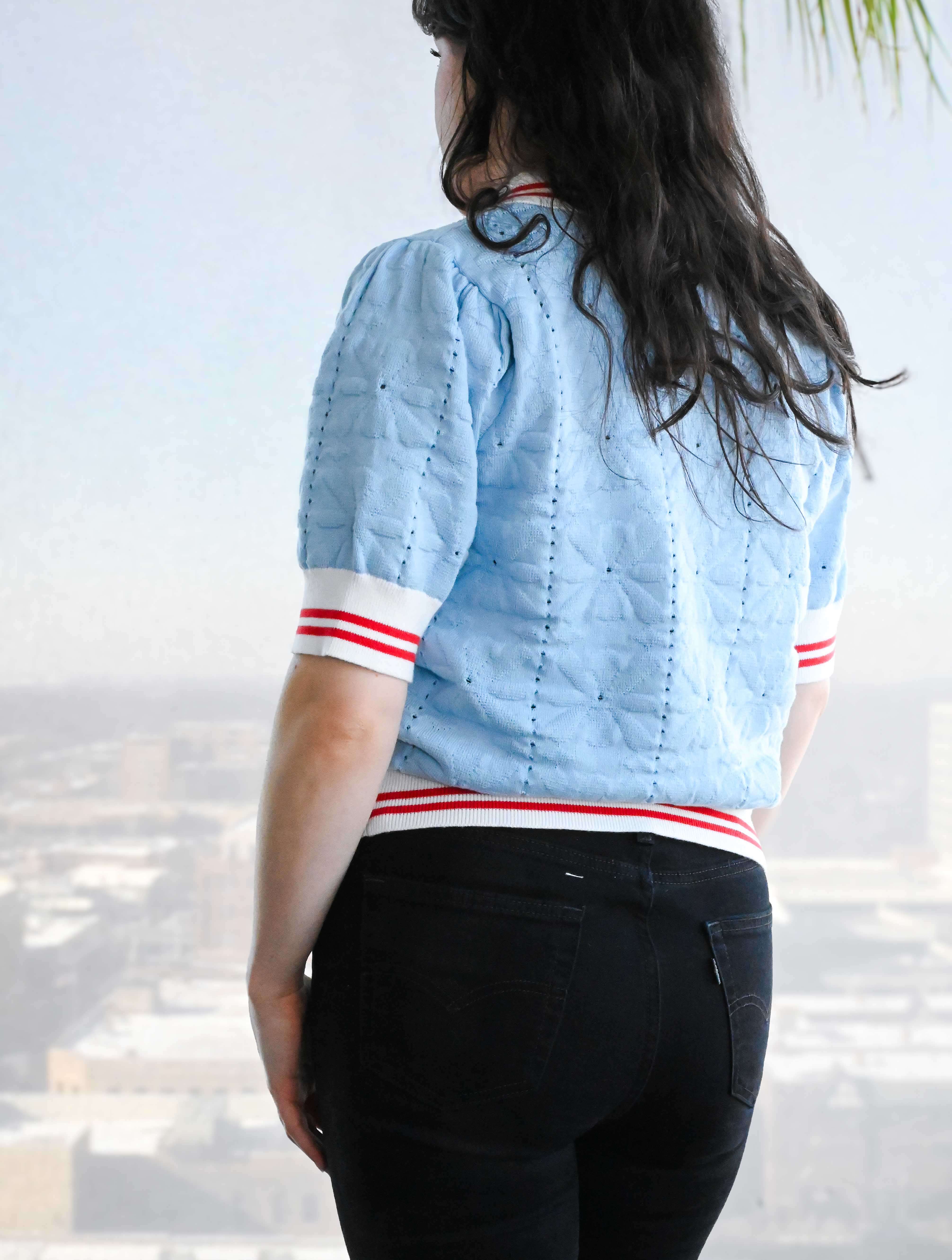 Textured Knit Short Puff Sleeve Top with Contrast Collar - Image 3